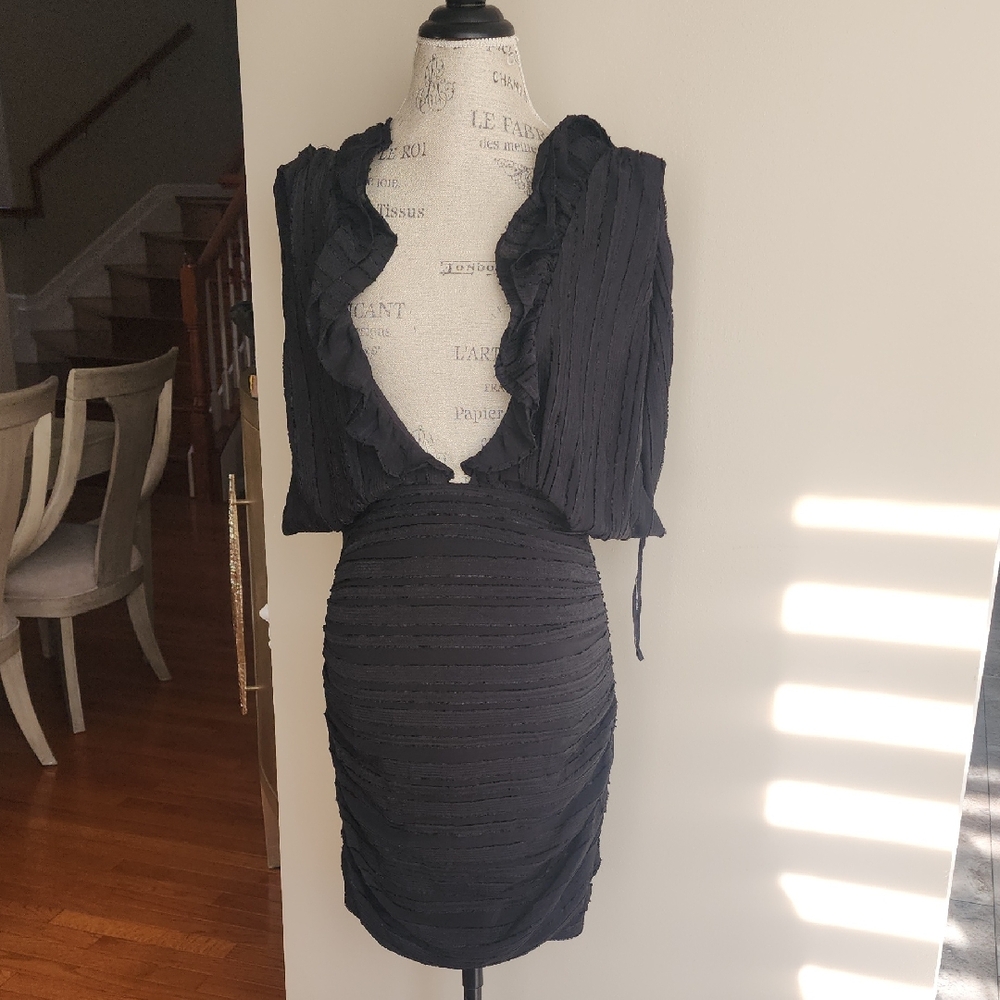 LINE & DOT NWT SEXYAF RUCHED DEEP V RUFFLE FRONT OPEN BACK TEXTURED DRESS